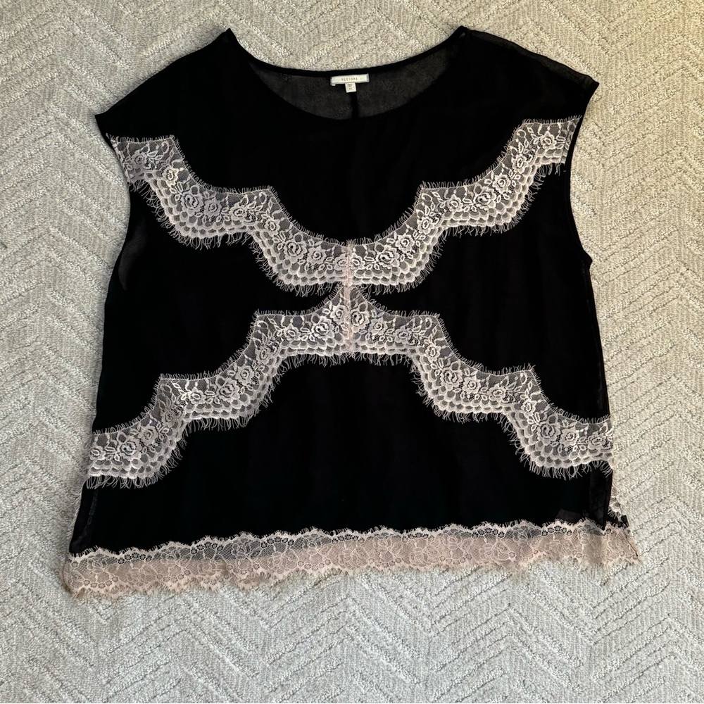 1X Sheer Lace Short Sleeveved Tunic